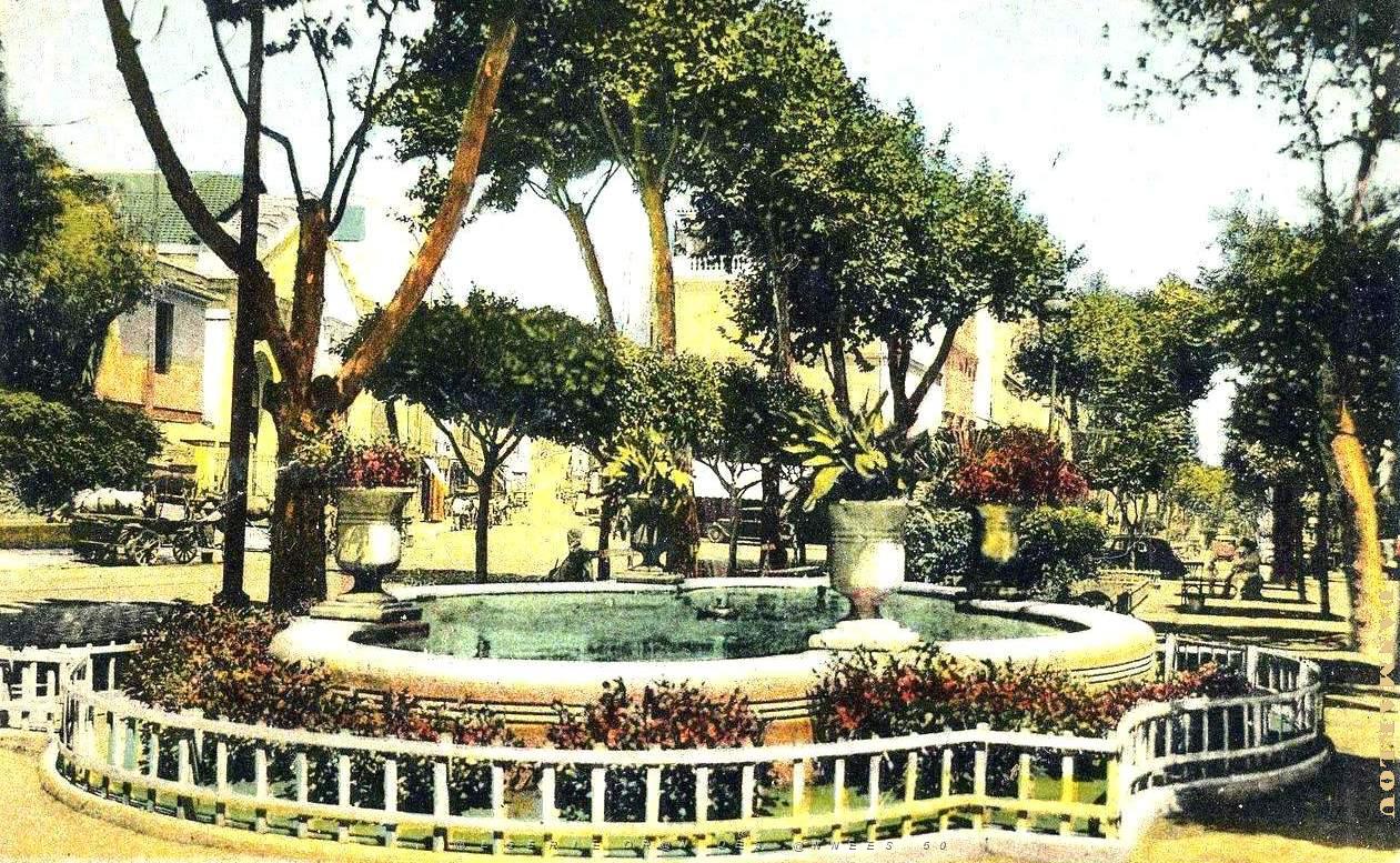 MH e- 013- Place des quinconces .JPG
